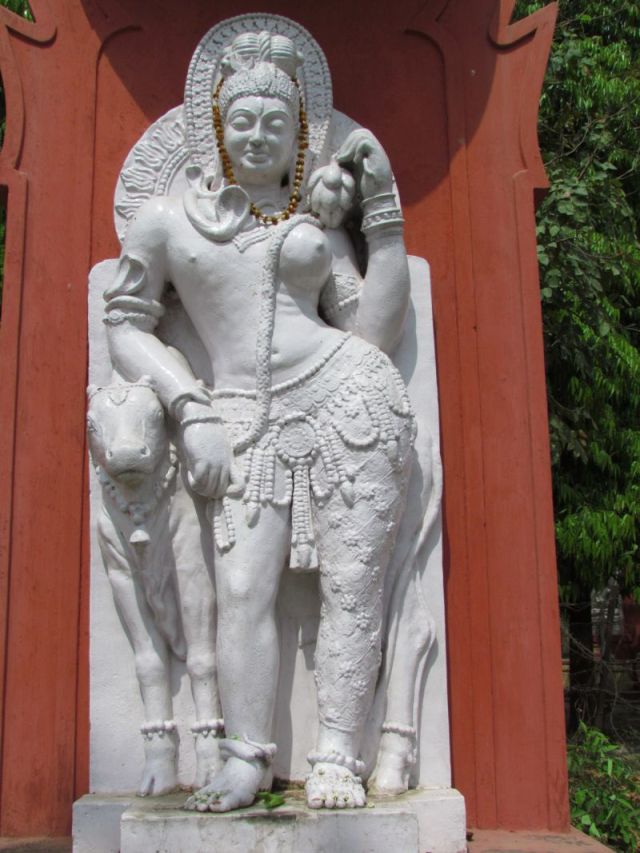 Ardhanarishvara statue at Sampurnanand Sanskrit University. Image by Bluerasberry, 2001. (CC license 1.0)